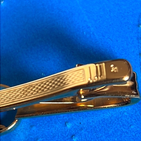 Dunhill D Logo Gold Tone  Metal Tie Clip Necktie Pin Bar Men Formal Jewelry Auth - Picture 8 of 15